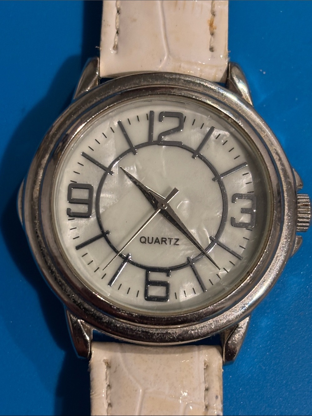 Classic White Women's Quartz Watch with Silver-Tone Case